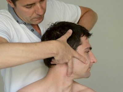 Bolovi u vratu Kiromax Kiropraktika zagreb | Kiromax | kiropraktičar | Dr. Michael Šantek